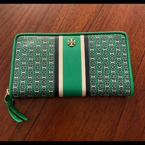 Tory Burch Gemini Court Green Link Wallet